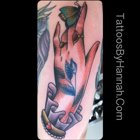 Tattoos - lady hand - 116295